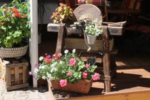 Altertümlicher Schleifstein beim Gästehaus Maria