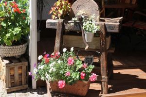 Altertümlicher Schleifstein beim Gästehaus Maria